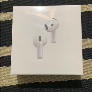 Apple AirPods 4 in Classic White